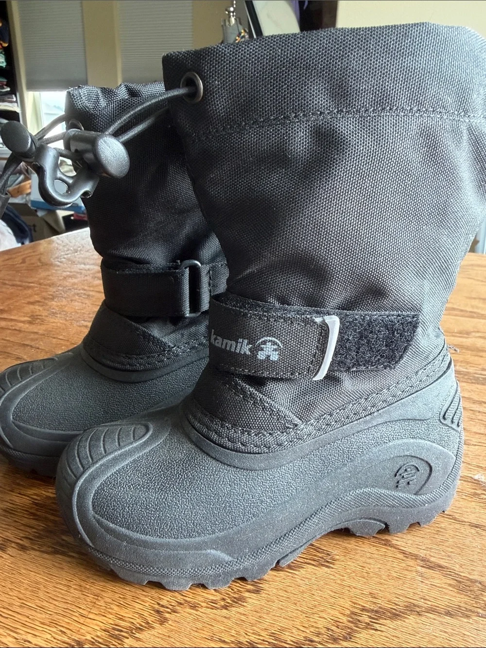 Kamik Black Kids Insulated Snow Boots with Strap and Toggle NWOT
